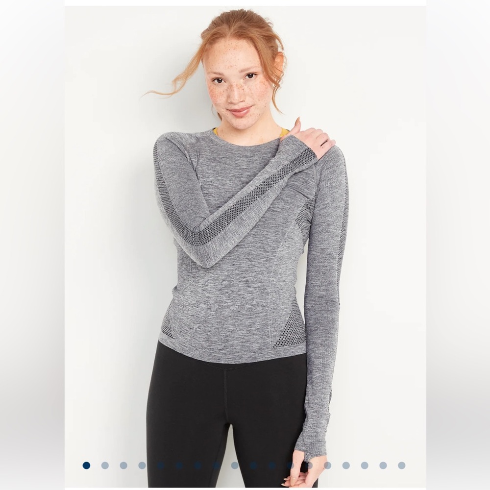 Old Navy NWT Activewear Seamless shirt